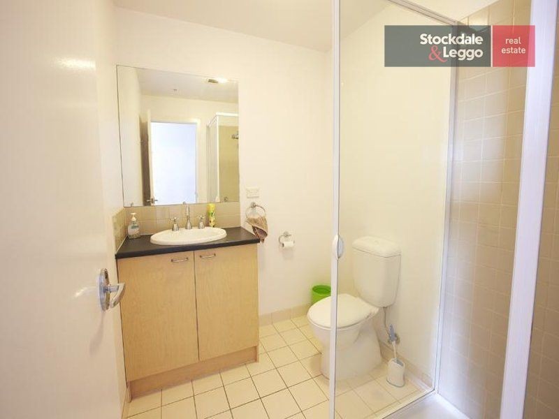 32/1 Gatehouse Drive, Kensington VIC 3031