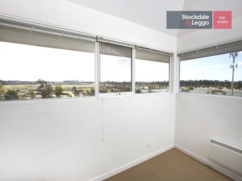 32/1 Gatehouse Drive, Kensington VIC 3031