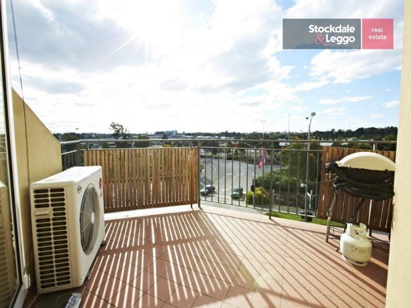 32/1 Gatehouse Drive, Kensington VIC 3031