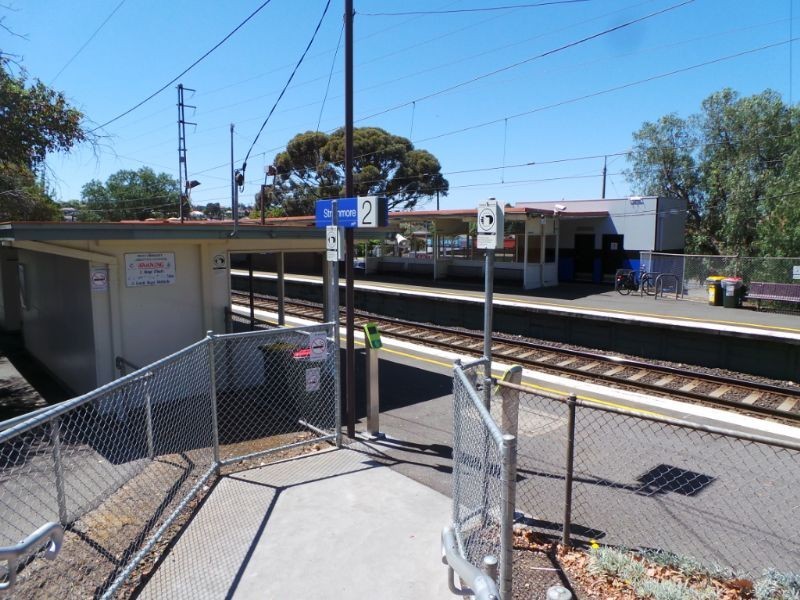 Rear/23 Woodland Street, Strathmore VIC 3041