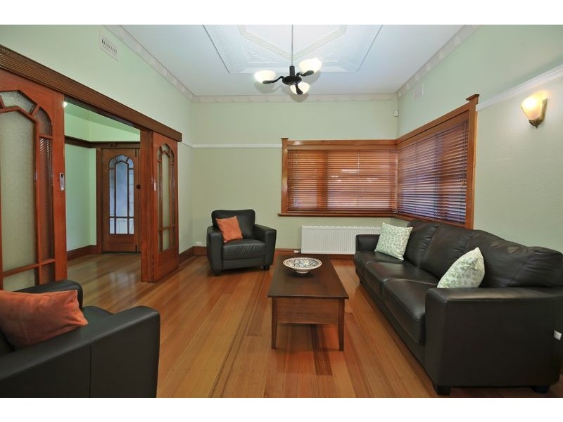 28 Melville Road, Pascoe Vale South VIC 3044