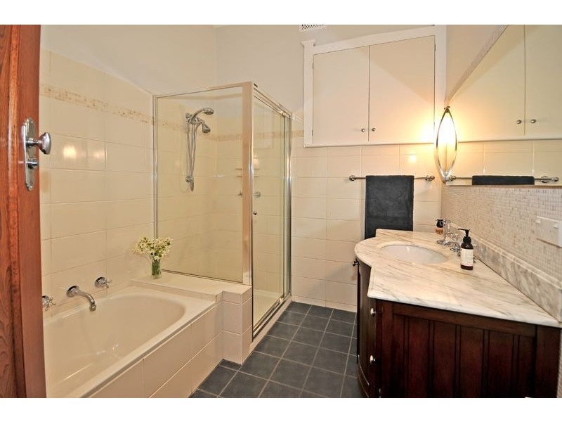 28 Melville Road, Pascoe Vale South VIC 3044