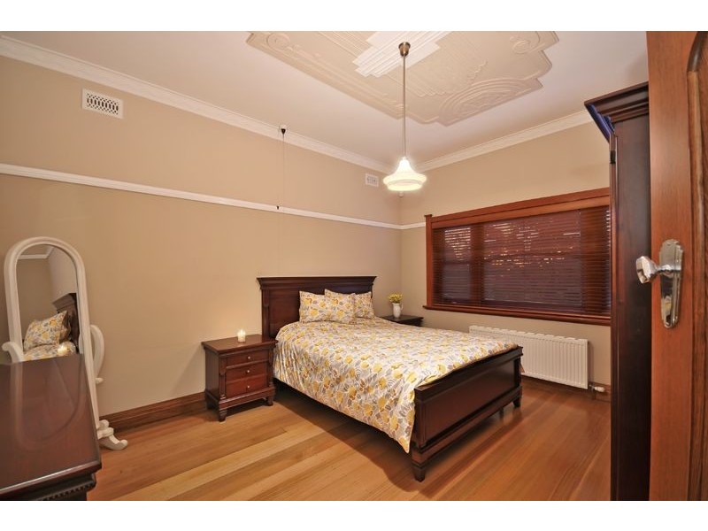 28 Melville Road, Pascoe Vale South VIC 3044