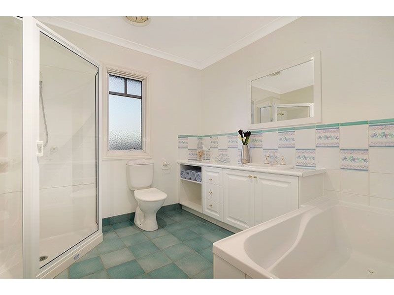 32 Wheeler Place, Essendon VIC 3040