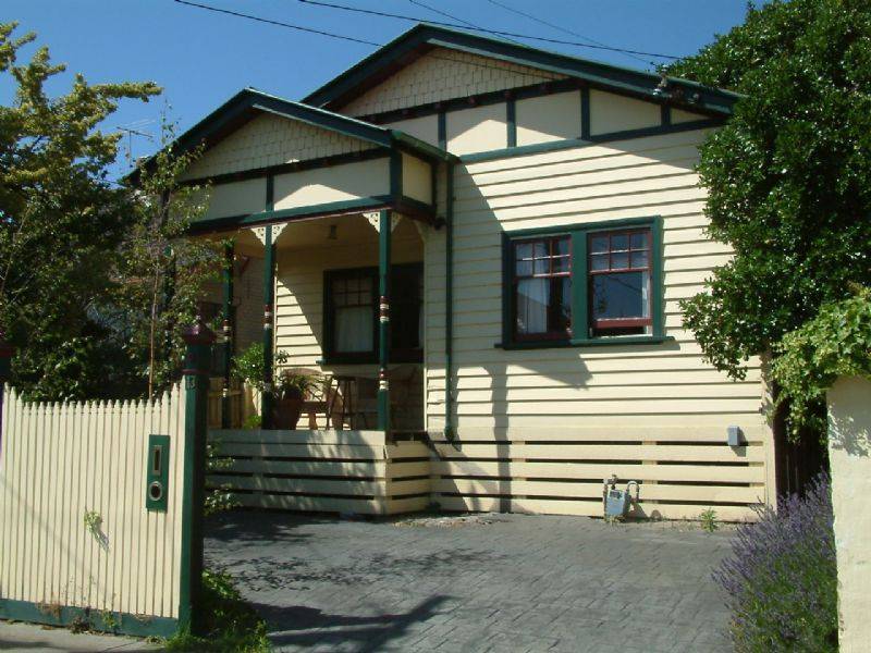 13 Montgomery Street, Mordialloc VIC 3195