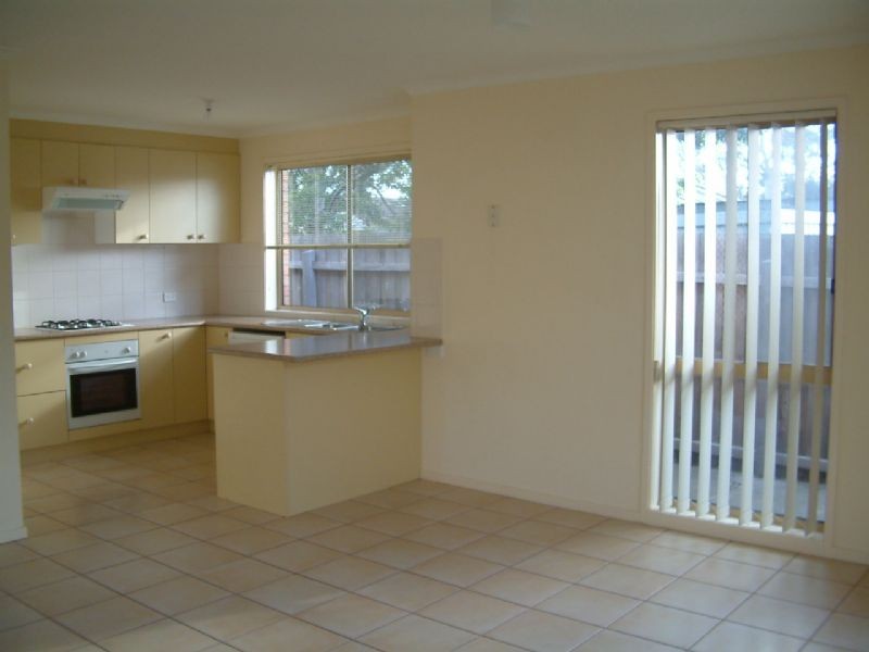 2/2 Molesworth Street, Seaford VIC 3198