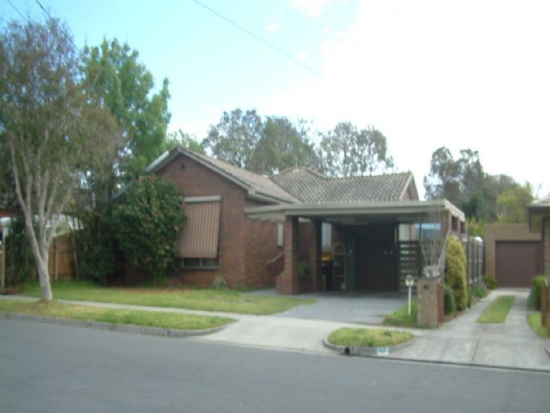 16 McSwain Street, Parkdale VIC 3195
