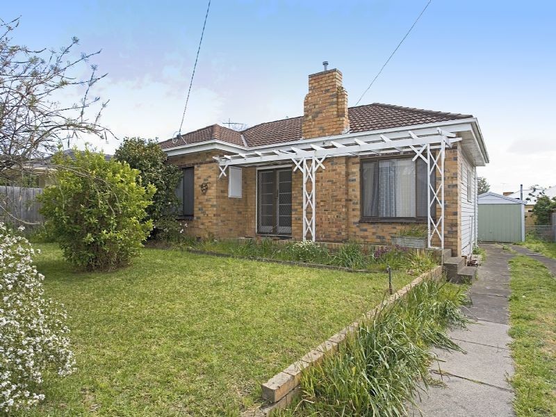 13 Vialls Avenue, Parkdale VIC 3195