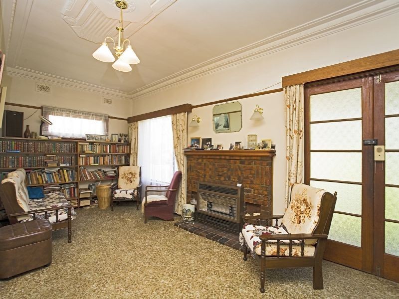 13 Vialls Avenue, Parkdale VIC 3195