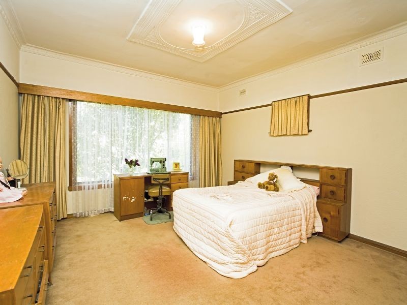 13 Vialls Avenue, Parkdale VIC 3195