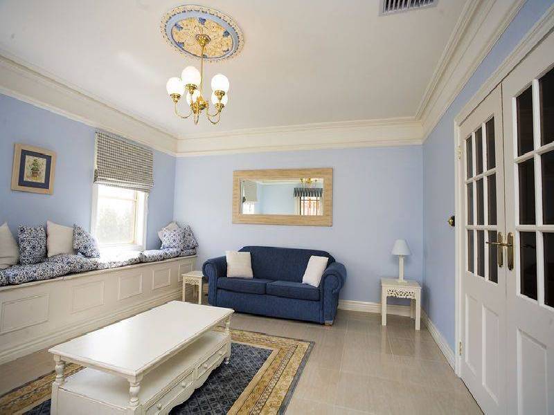 1 Barlow Close, Caroline Springs VIC 3023