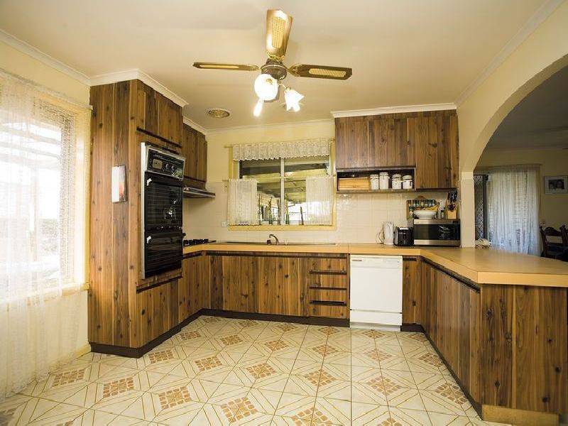 13 Runcorn Crescent, Deer Park VIC 3023