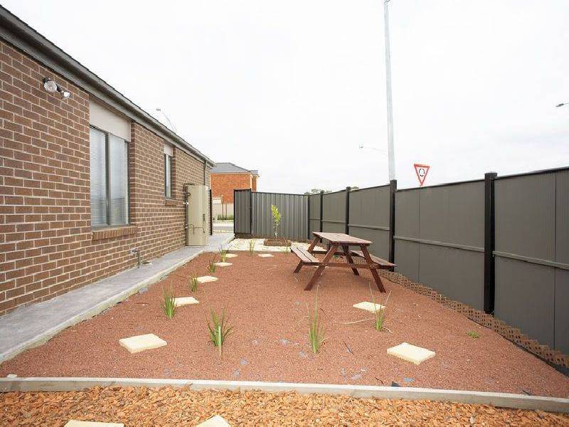 1 Carmody Drive, Cairnlea VIC 3023