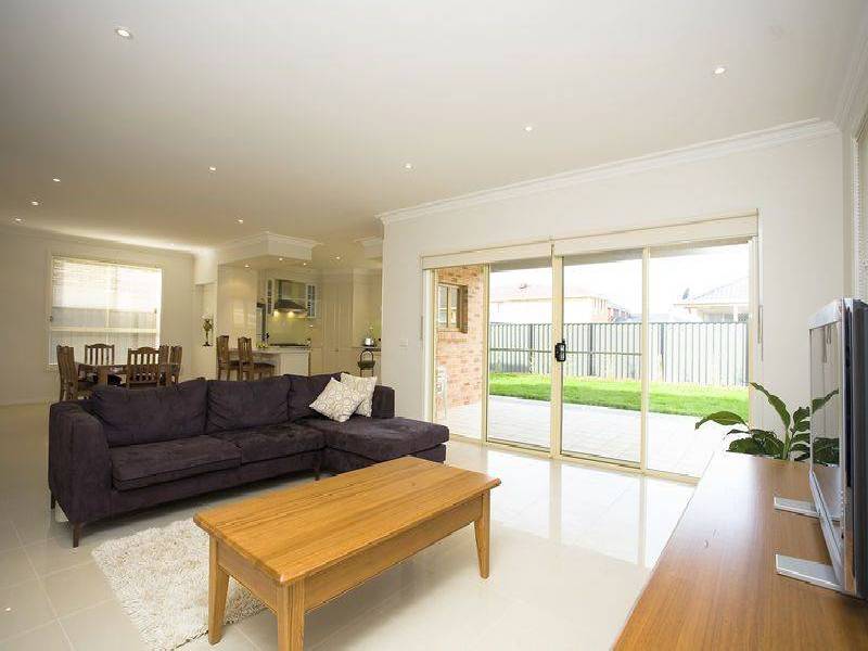 28 Lakewood Boulevard, Cairnlea VIC 3023