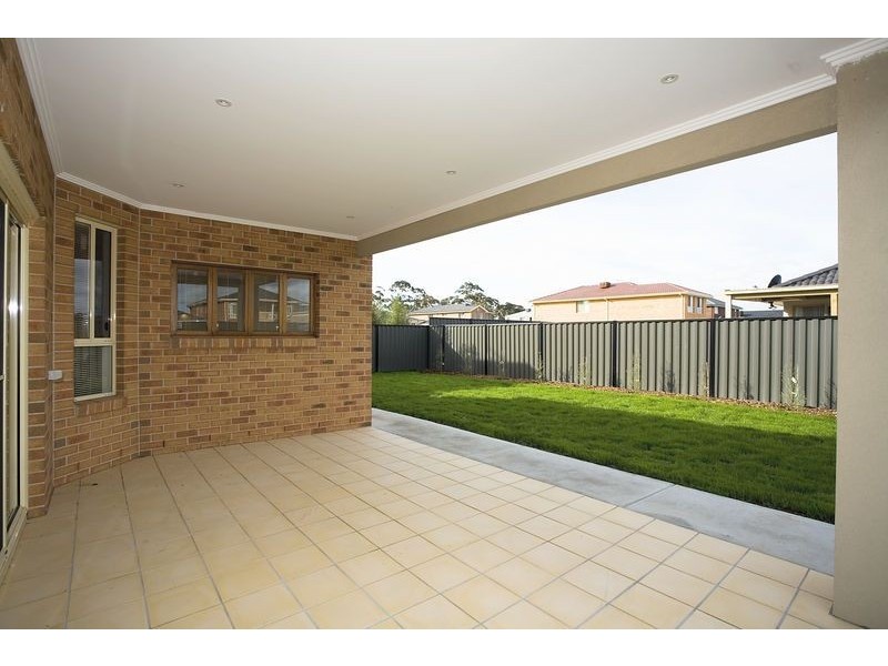 28 Lakewood Boulevard, Cairnlea VIC 3023