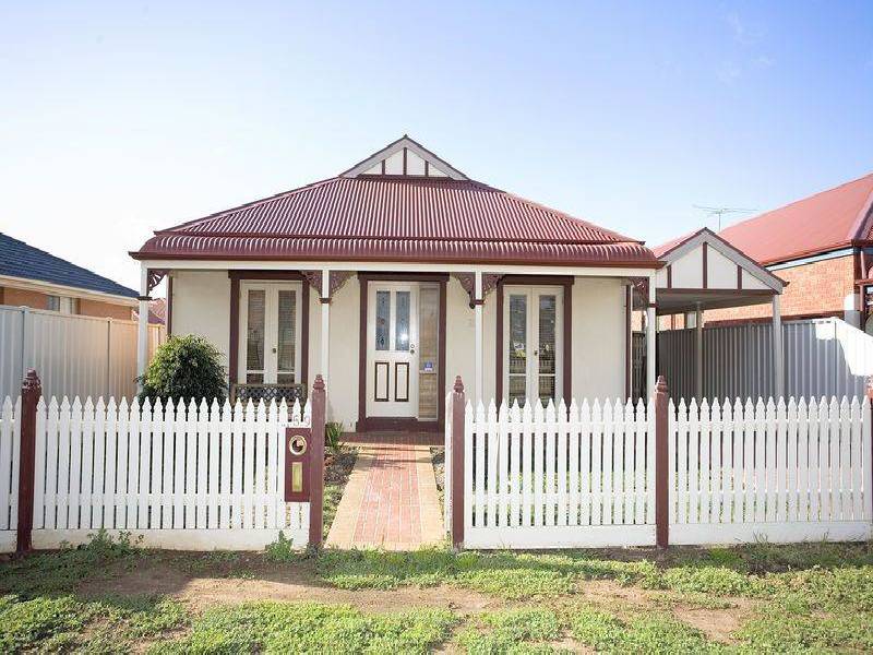 59 Northampton Crescent, Caroline Springs VIC 3023