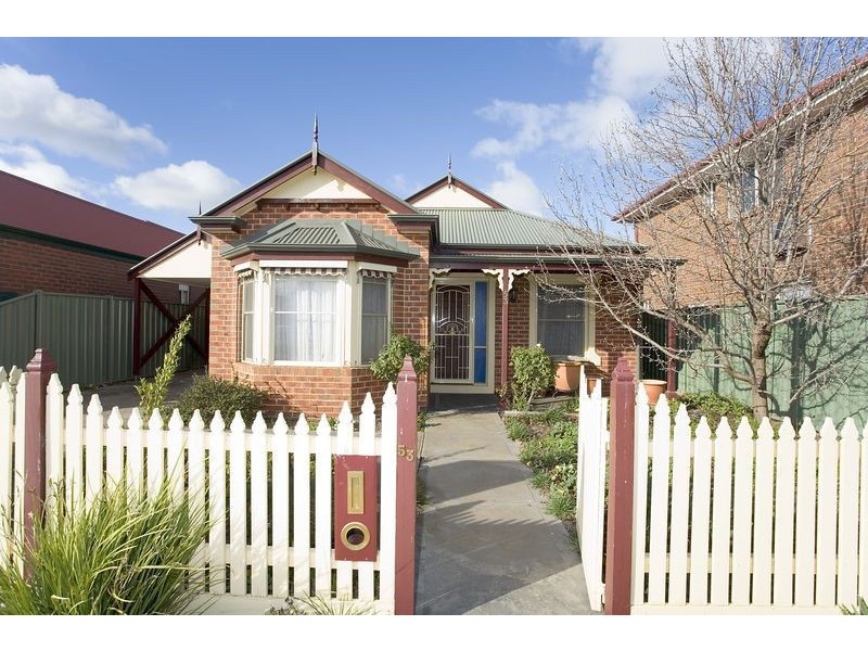 53 Kyneton Circuit, Caroline Springs VIC 3023