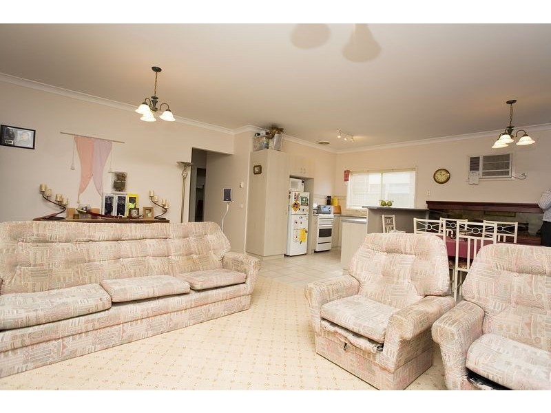 53 Kyneton Circuit, Caroline Springs VIC 3023