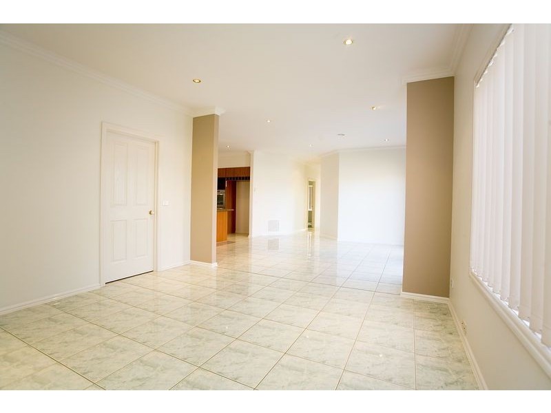 10 Solomon Drive, Cairnlea VIC 3023