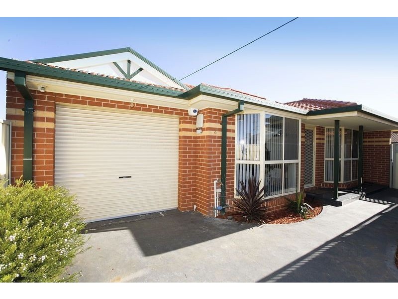 2/3 Carroll Street, Deer Park VIC 3023