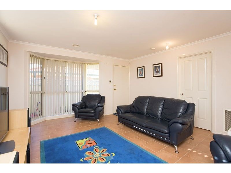 2/3 Carroll Street, Deer Park VIC 3023