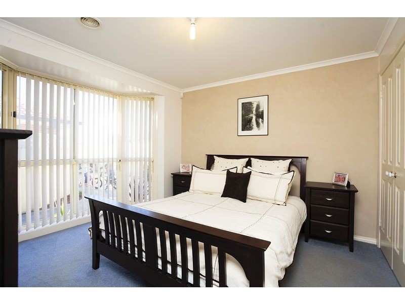2/3 Carroll Street, Deer Park VIC 3023