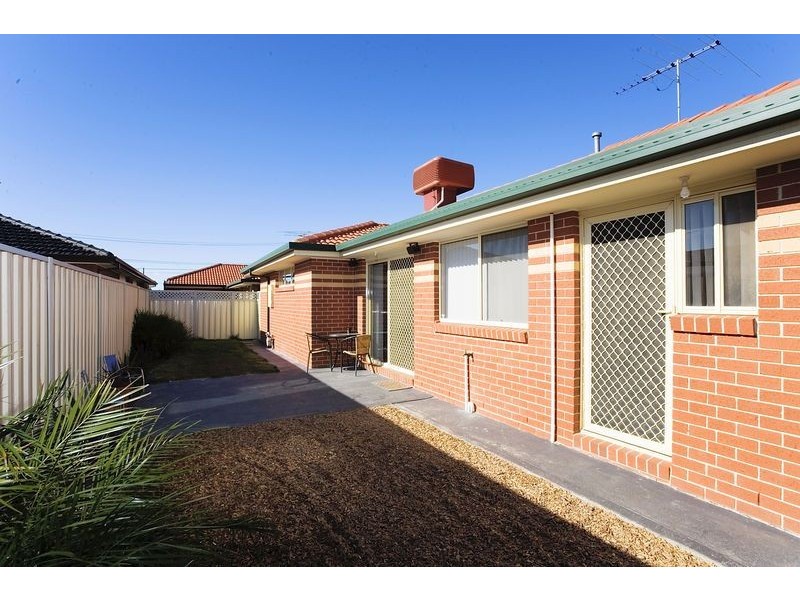 2/3 Carroll Street, Deer Park VIC 3023