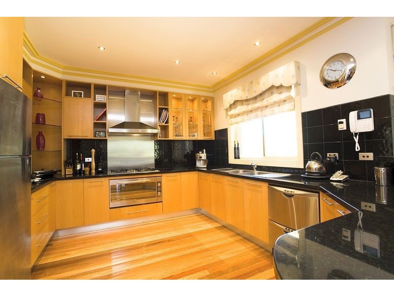 2 King Circuit, Caroline Springs VIC 3023