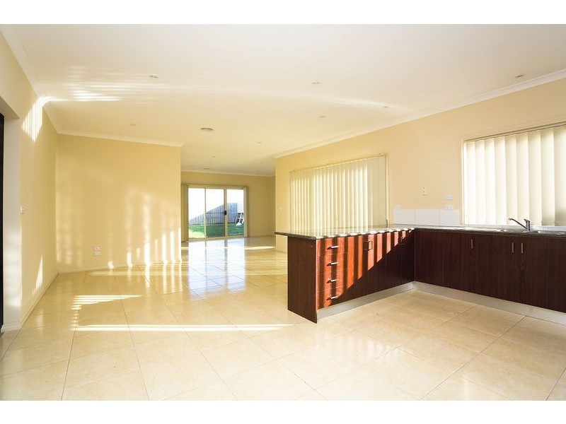 7 Lucas Terrace, Taylors Hill VIC 3037