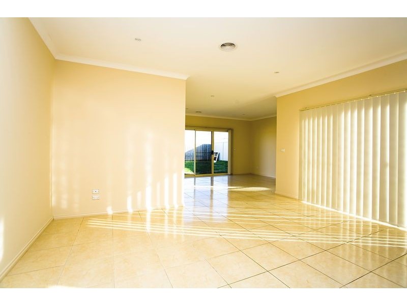 7 Lucas Terrace, Taylors Hill VIC 3037