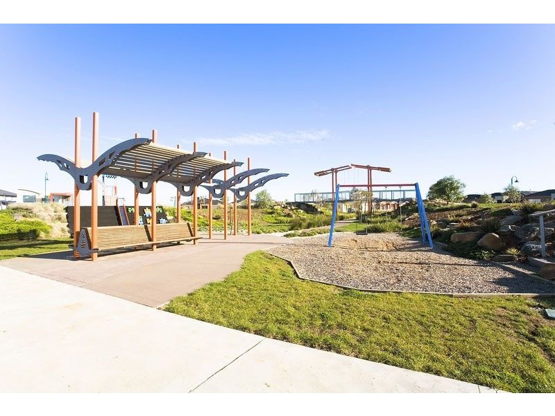 7 Lucas Terrace, Taylors Hill VIC 3037