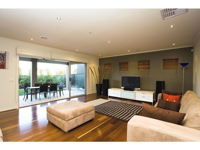 16 Kensington Circle, Derrimut VIC 3030