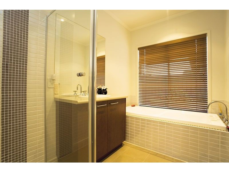 16 Kensington Circle, Derrimut VIC 3030