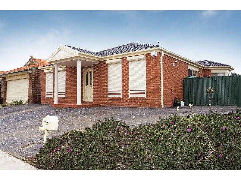 2 Fydler Avenue, Burnside VIC 3023