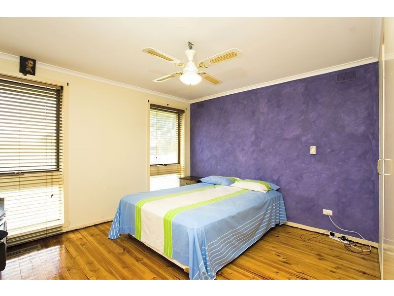 18 Tarlee Drive, Deer Park VIC 3023