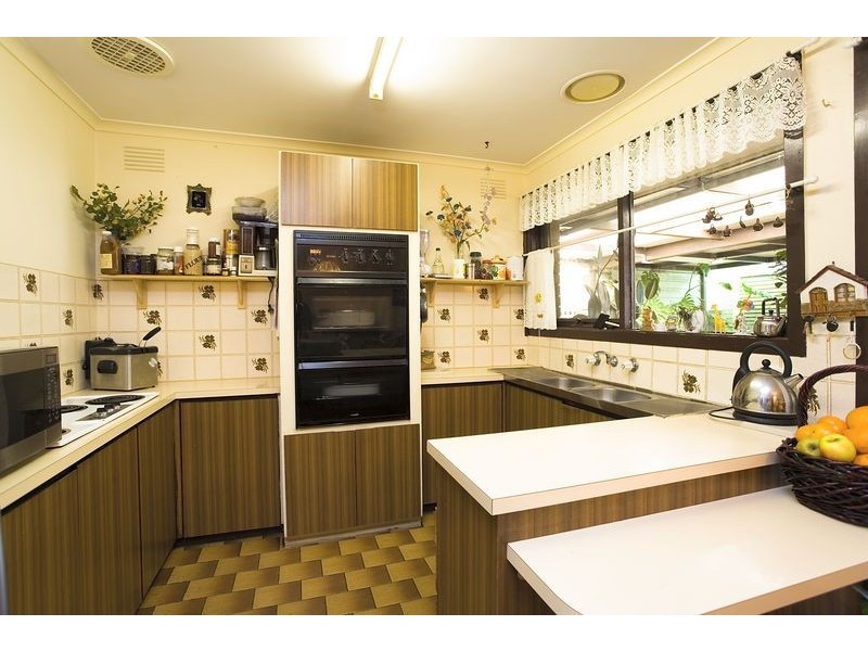 17 Opie Road, Deer Park VIC 3023