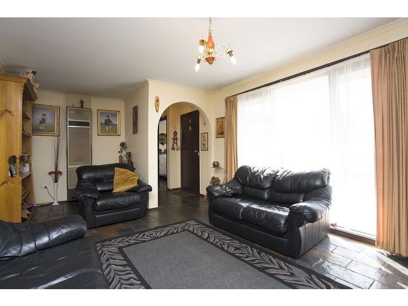 17 Opie Road, Deer Park VIC 3023