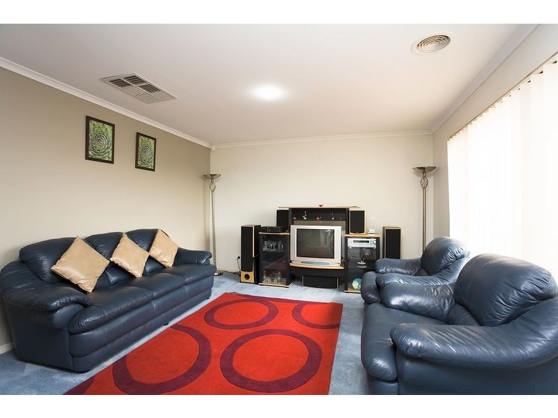 1 Saxby Court, Burnside VIC 3023