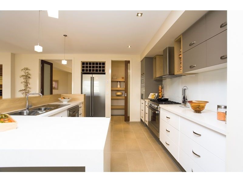 9 St.Leonards Avenue, Windsor Gardens, Derrimut VIC 3030