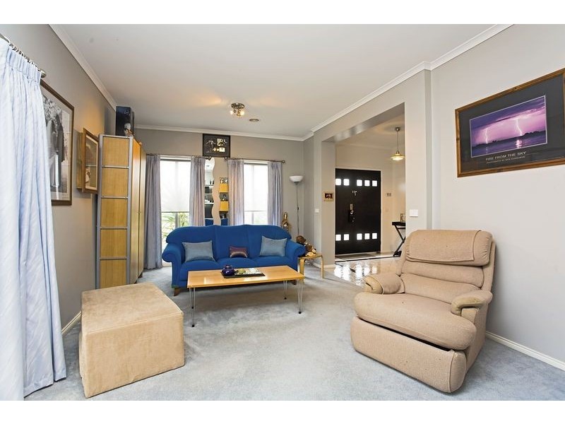 10 Mockridge Avenue, Burnside VIC 3023