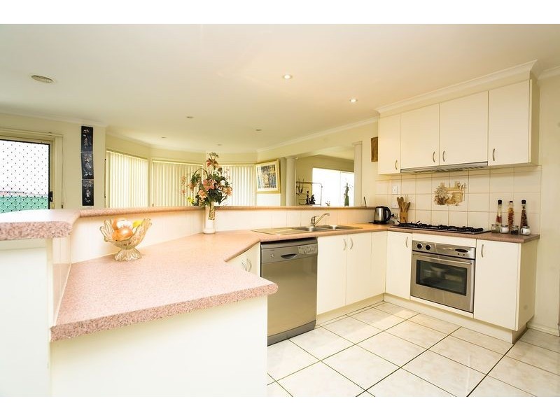 2 Fydler Avenue, Burnside VIC 3023