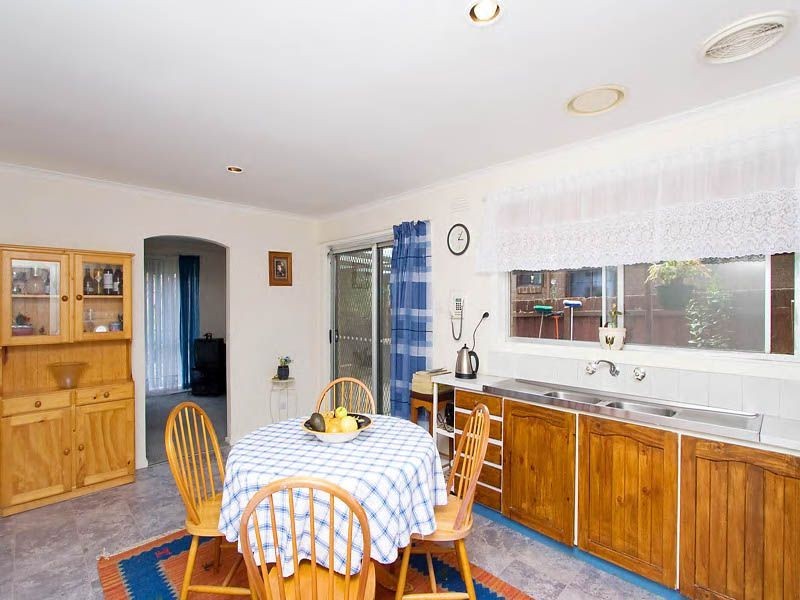 2 Bracknell Place, Deer Park VIC 3023