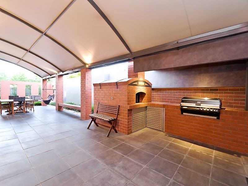 7 Moonie Close, Taylors Lakes VIC 3038