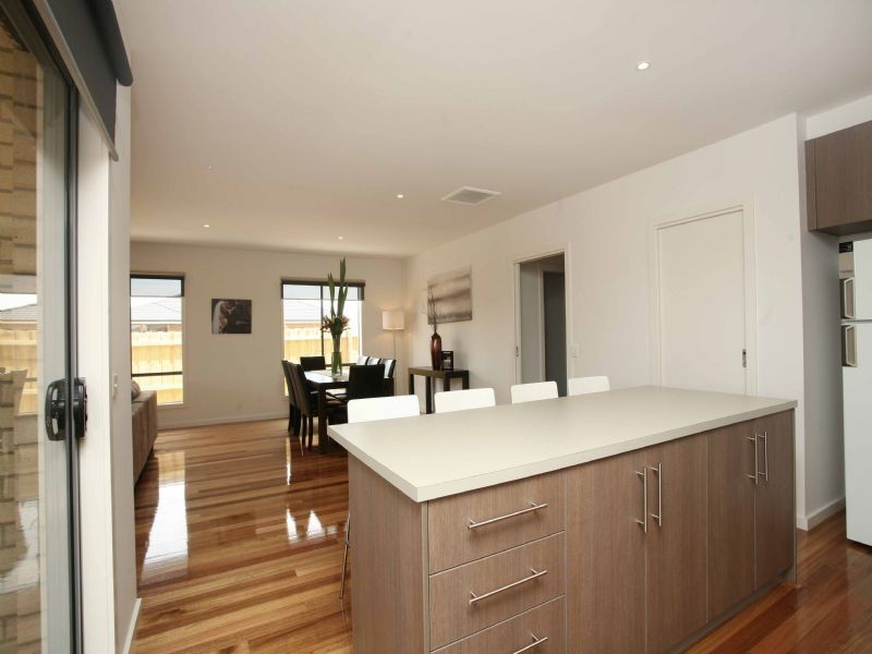 38 Kingston Drive, Taylors Hill VIC 3037