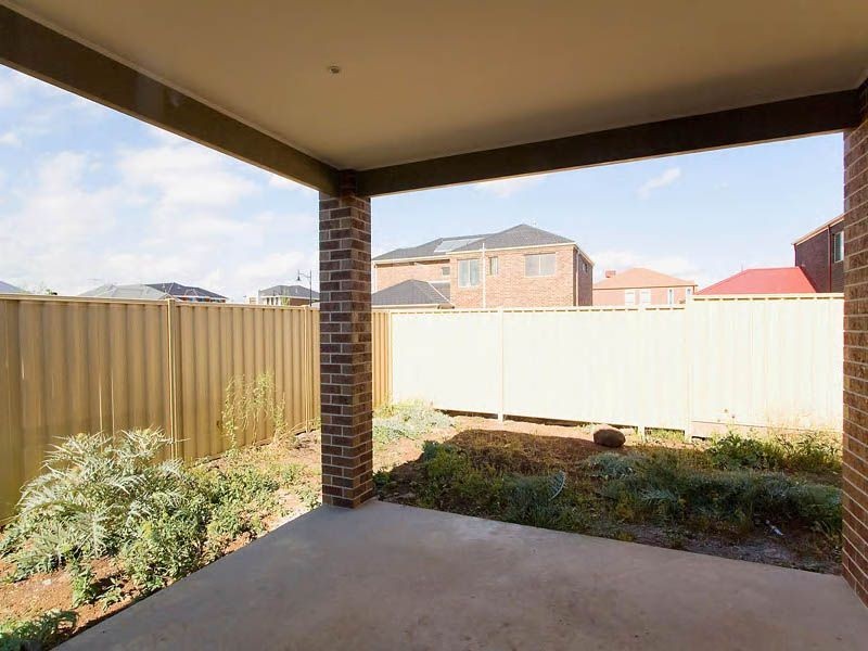 36 Kooyong Way, Caroline Springs VIC 3023