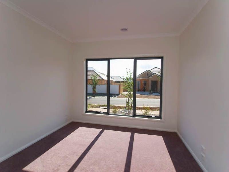 36 Kooyong Way, Caroline Springs VIC 3023