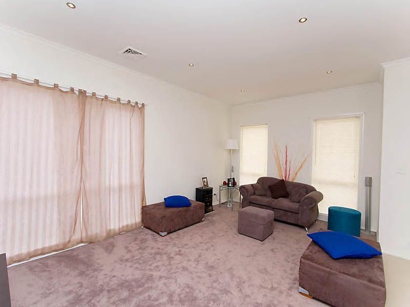 59 Dobell Crescent, Caroline Springs VIC 3023