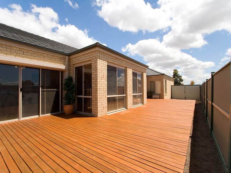 16  Jonesfield Corner , Cairnlea VIC 3023