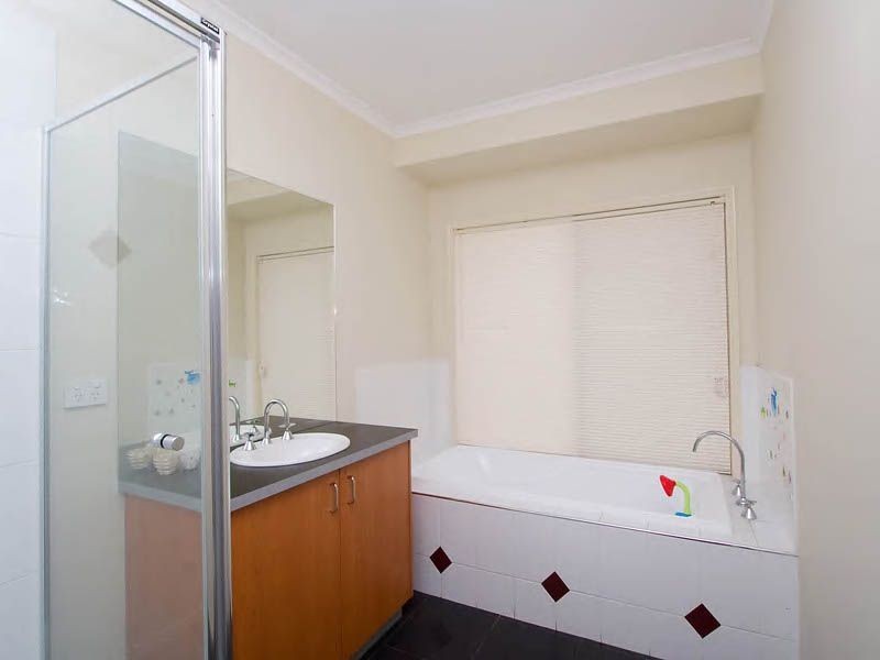 16  Jonesfield Corner , Cairnlea VIC 3023