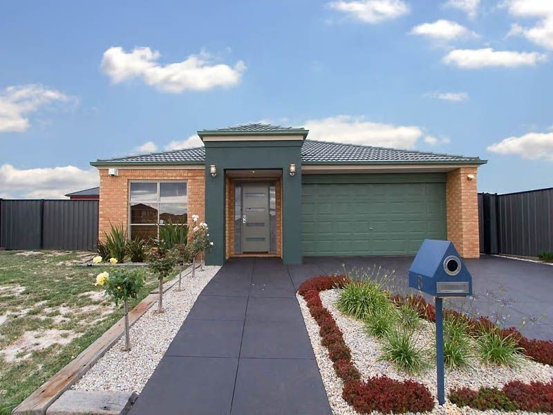 8 Pendragon Crescent, Derrimut VIC 3030